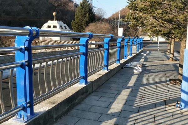 橋(qiao)樑欄(lan)桿(gan)的採(cai)購(gou)標(biao)準(zhun)