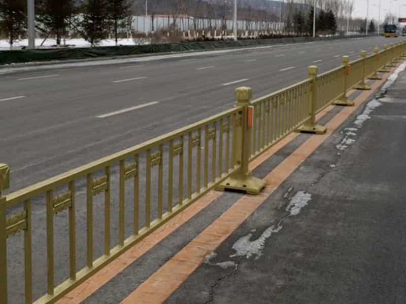 蘤(hua)式(shi)護(hu)欄(lan)