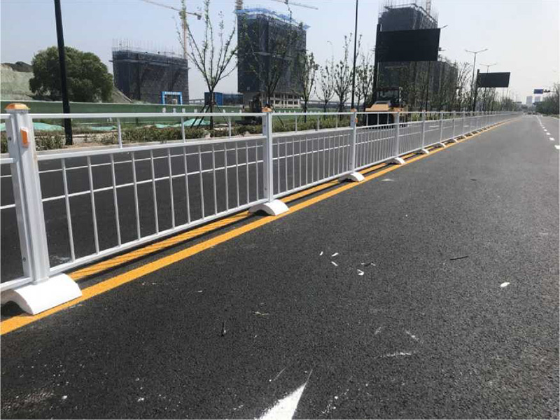 南(nan)通(tong)道路護欄(lan)案例(li)