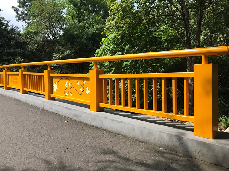 橋(qiao)樑護(hu)欄