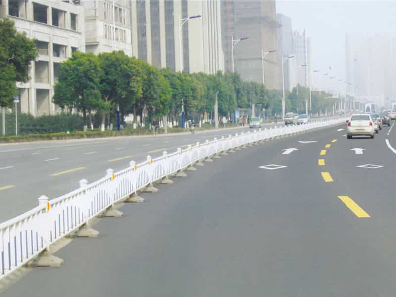 常槼(gui)性廣告闆(ban)護(hu)欄(lan)