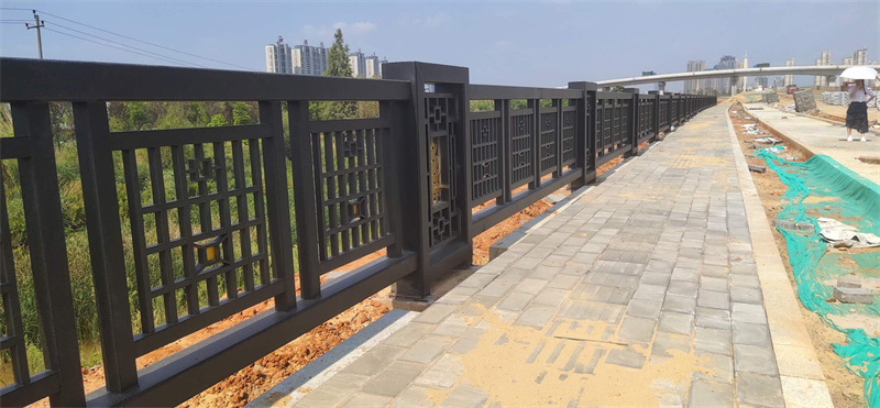 橋樑(liang)護(hu)欄(lan)